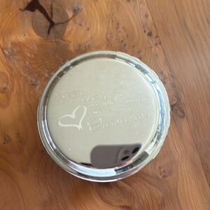 Round Keepsake Box.Friends are the family‎ we choose ourselves